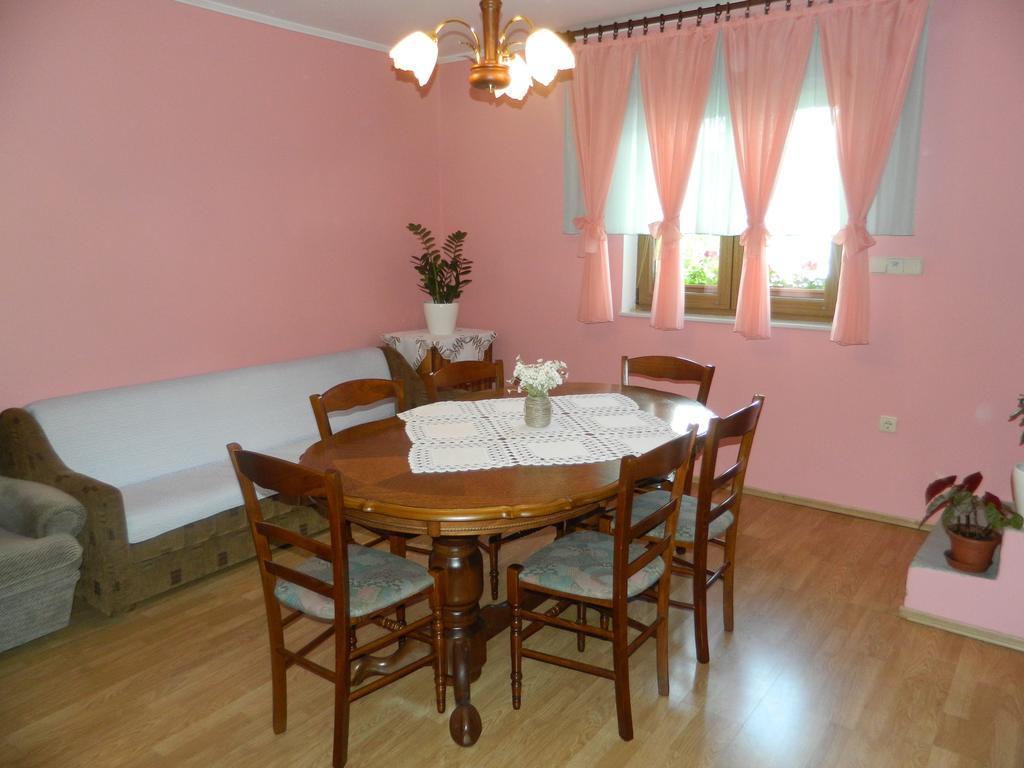 Vacation Home Kuca Za Odmor Krasno Polje Rum bild