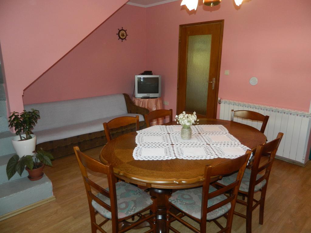 Vacation Home Kuca Za Odmor Krasno Polje Rum bild
